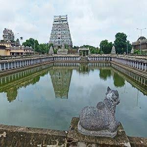 The temple tank at Vaitheeswaran Koil
